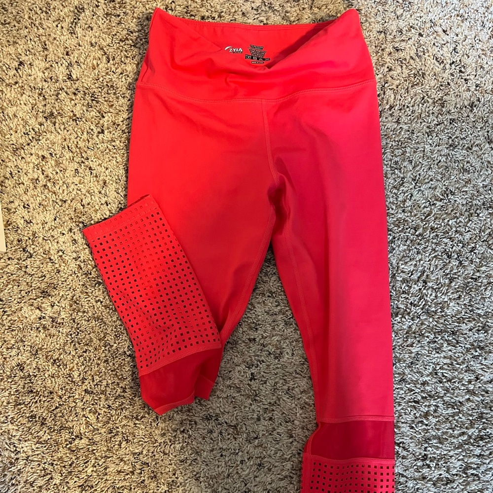 Zyia workout leggings NWT size 4